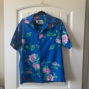 Hilo Hattie’s Hawaii Medium Button Up Tropical Floral Vintage